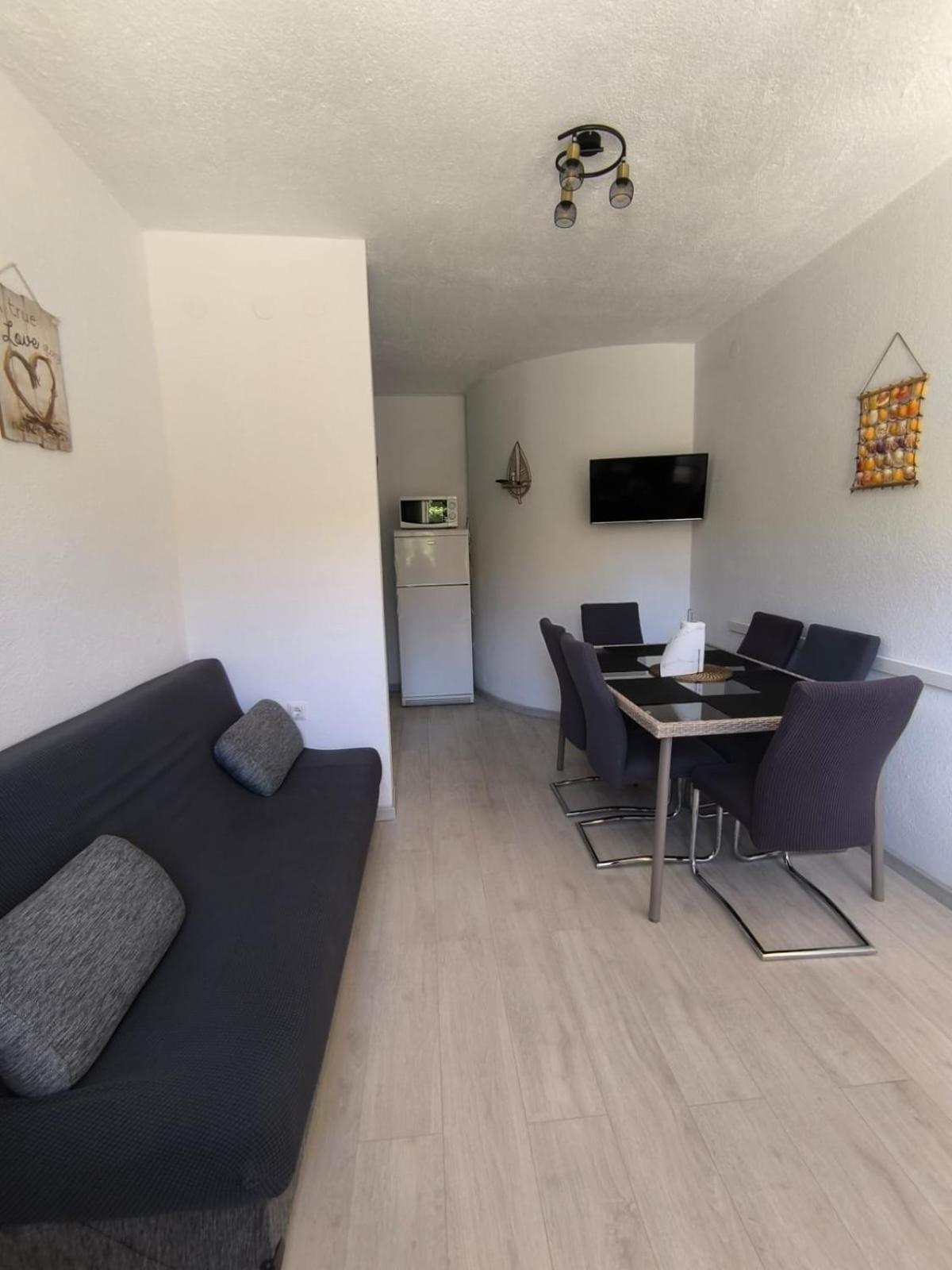 Apartments Toni Rogoznica  Εξωτερικό φωτογραφία